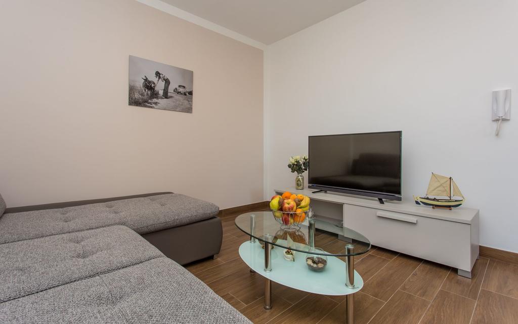 Apartment Franka Klimno Kültér fotó