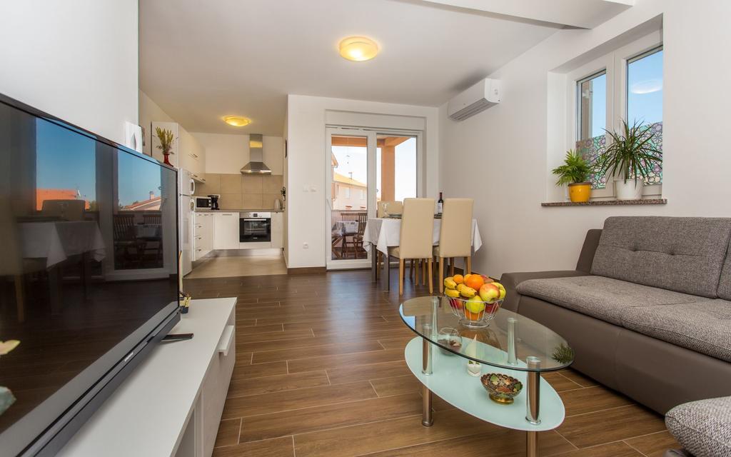 Apartment Franka Klimno Kültér fotó