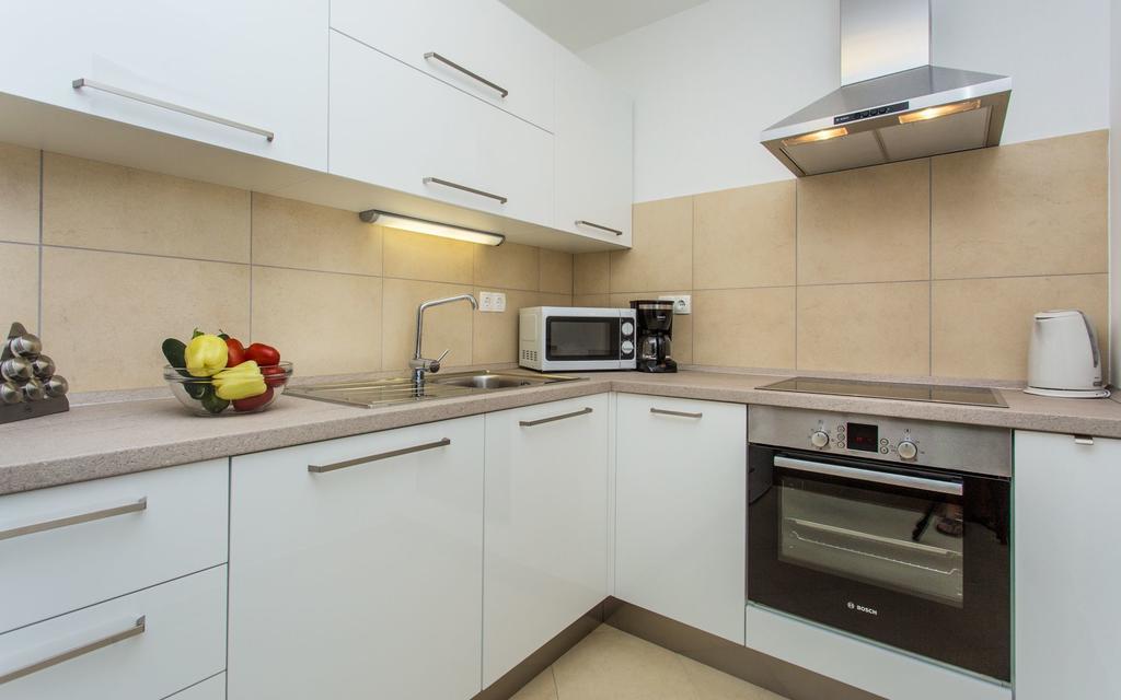 Apartment Franka Klimno Kültér fotó
